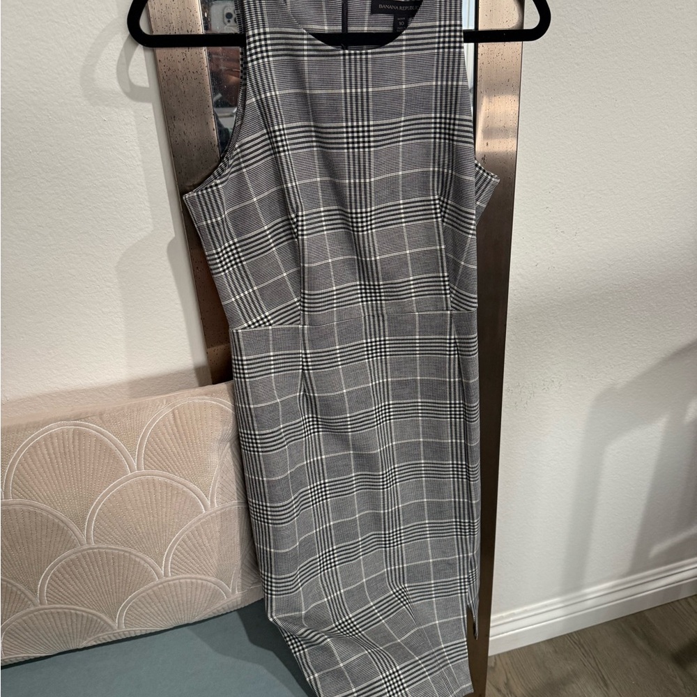 Banana Republic Gray Plaid Sleeveless Dress